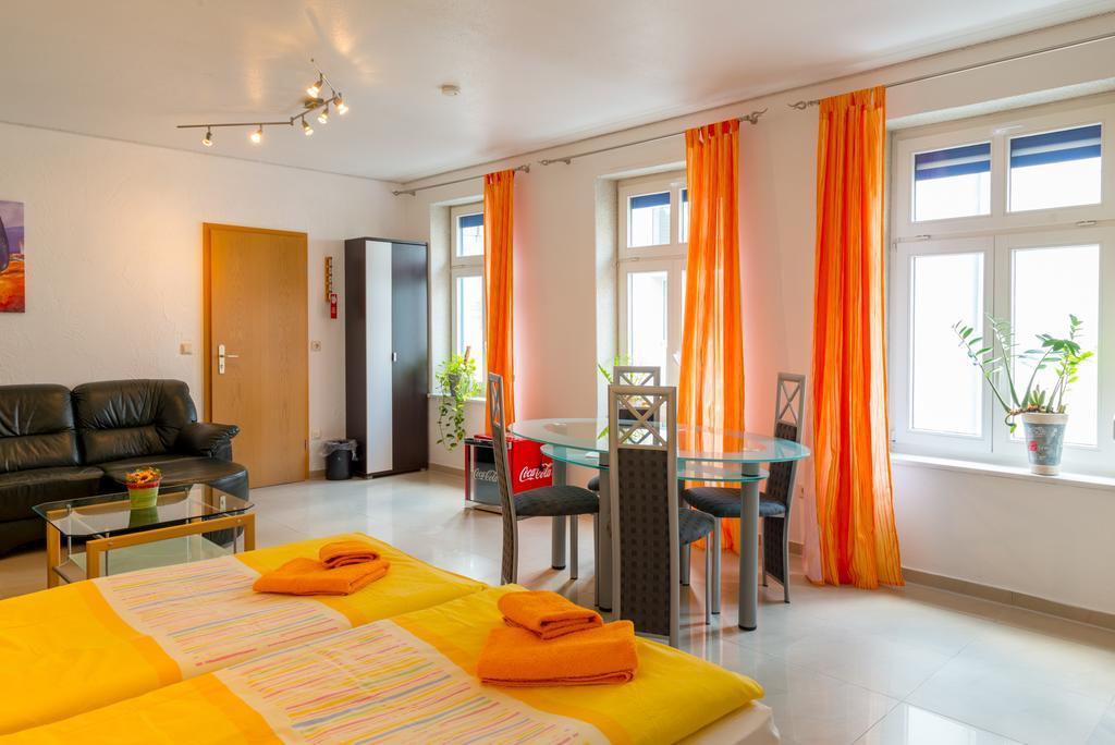 Hotel Am Mueritzhafen Garni Варен Екстер'єр фото